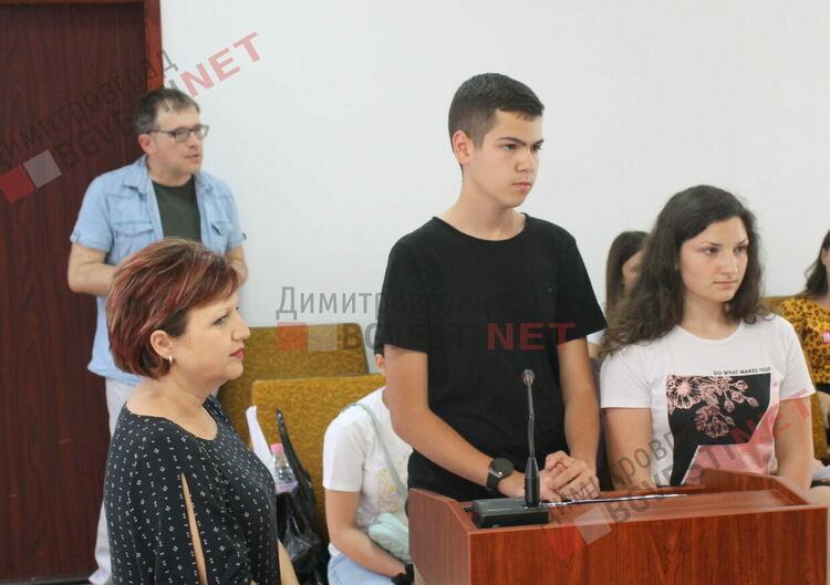 Ученици поеха съдебната зала в димитровградския съд