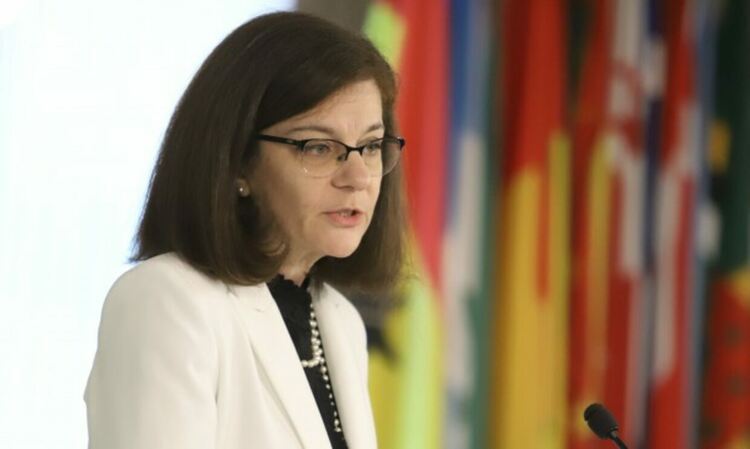 Генчовска разсекретила двустранния протокол и останалите преговорни документи между България и Северна Македония