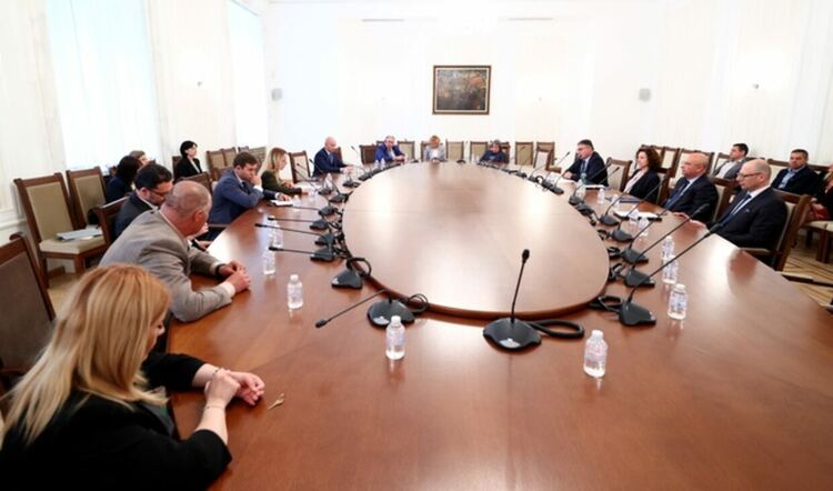 Опозицията отложи заседанието на комисията за Северна Македония