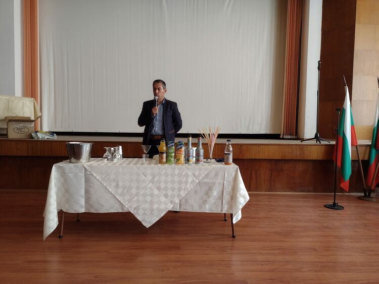 В кулинарна надпревара и демонстрации се включиха ученици от 6 училища в Смолян