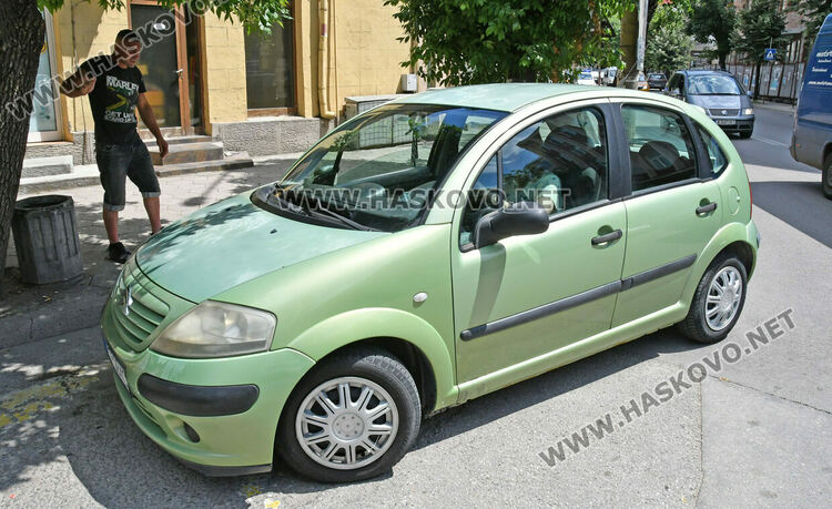 Водачка на Ситроен блъсна жена на пешеходна пътека в Хасково