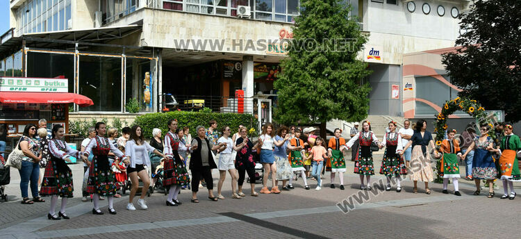 Цветен празник на билките и здравето на Еньовден в Хасково