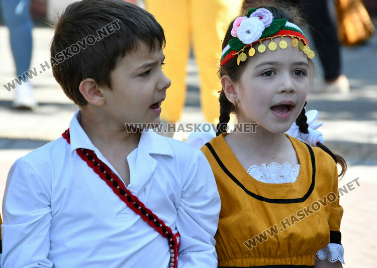 Цветен празник на билките и здравето на Еньовден в Хасково