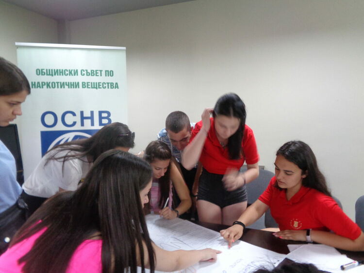 Участие на златаровци в интерактивно занимание „Превенцията през моите очи“