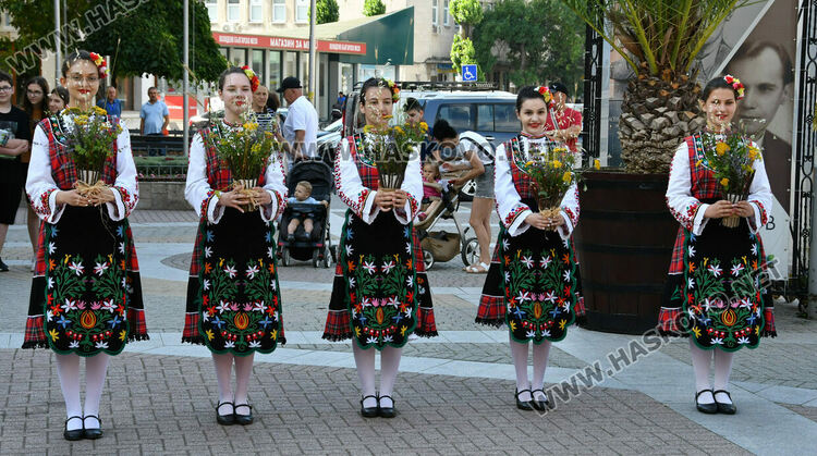 Цветен празник на билките и здравето на Еньовден в Хасково