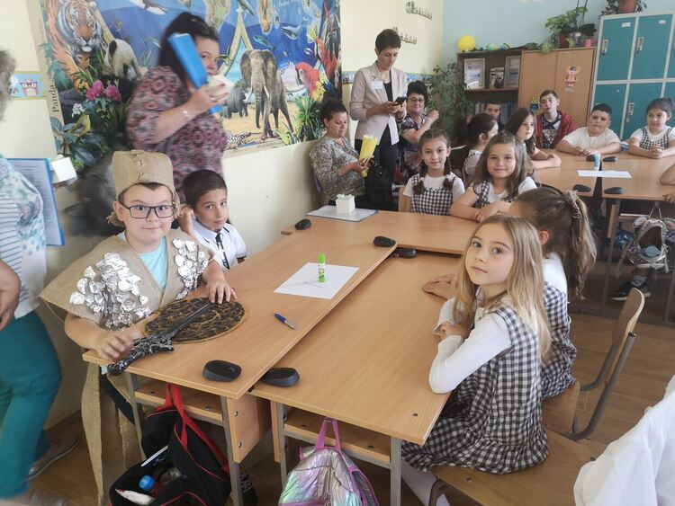 СУ "Св.св. Кирил и Методий" си сътрудничи с училища от страната по НП "Иновации в действие"