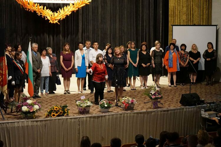 С юбилеен концерт в Златоград отбелязаха 170 години на СУ "Антим I" 