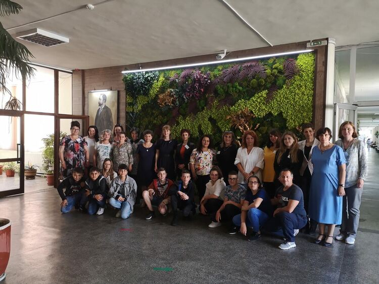 СУ "Св.св. Кирил и Методий" си сътрудничи с училища от страната по НП "Иновации в действие"