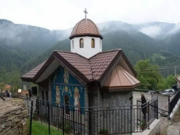 В Брезе стягат събор край параклиса "Св.св. Петър и Павел" в местността Синора