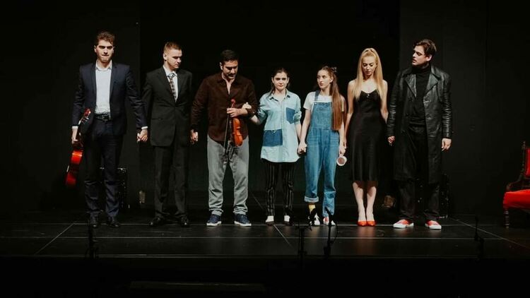 Актьори от Хасково закриват фестивала "Сцена на края на града" 