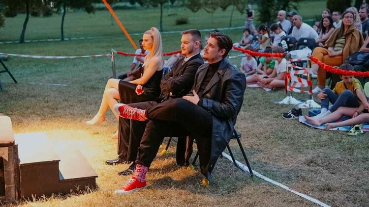 Актьори от Хасково закриват фестивала "Сцена на края на града" 