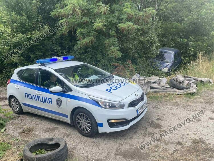 Три коли катастрофираха край Хасково, пострада водач