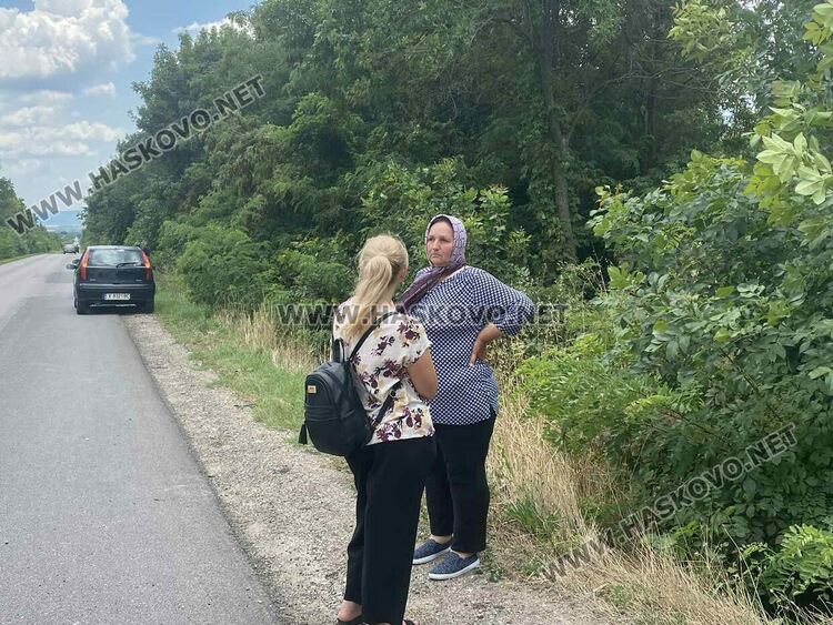 Три коли катастрофираха край Хасково, пострада водач