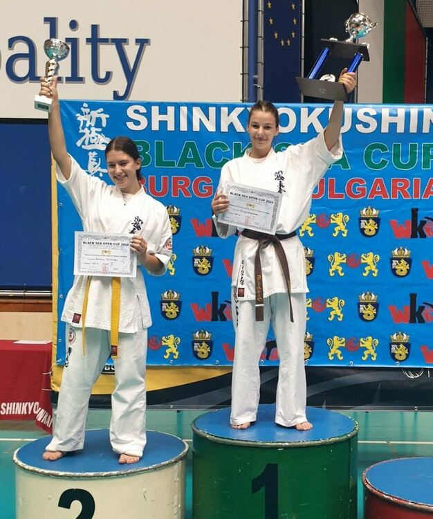 Добро представяне на каратеките от “Мълния” на Международния турнир в Бургас
