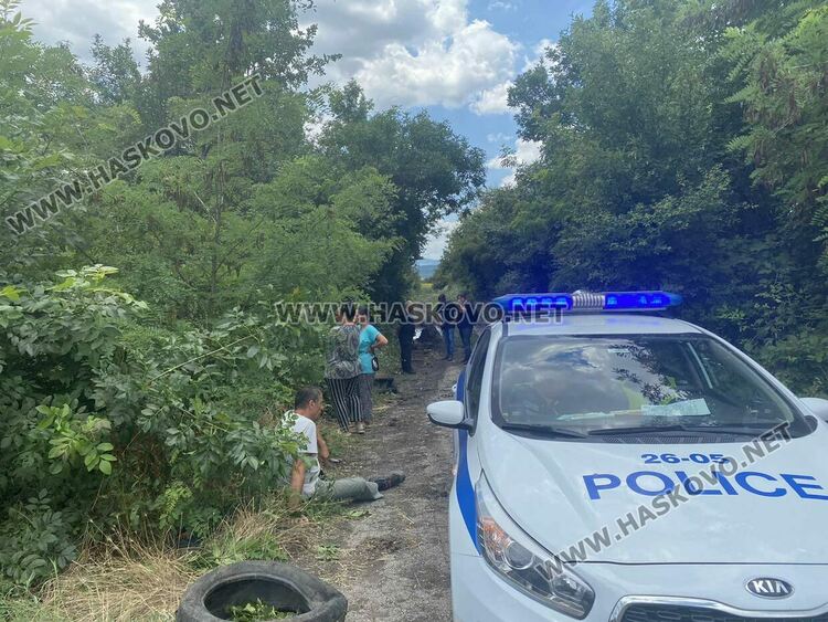 Три коли катастрофираха край Хасково, пострада водач