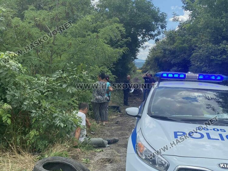 Три коли катастрофираха край Хасково, пострада водач