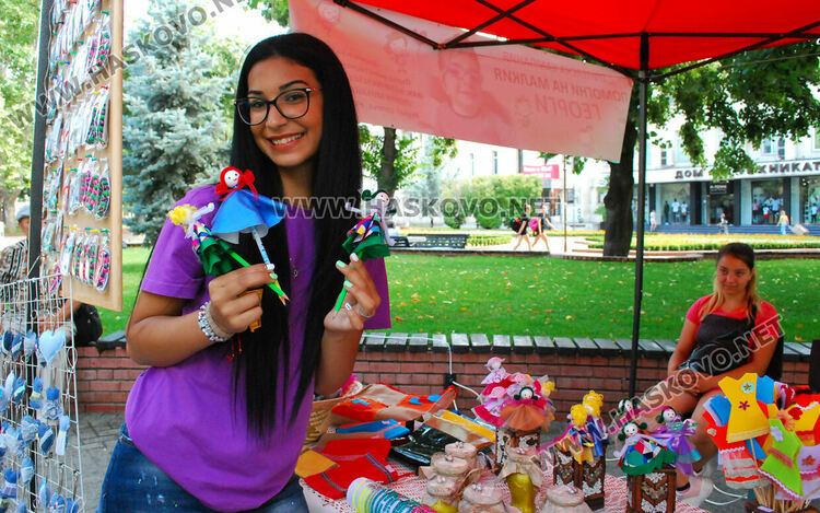 Прически, лак, грим и базар в Хасково в подкрепа лечението на Гого