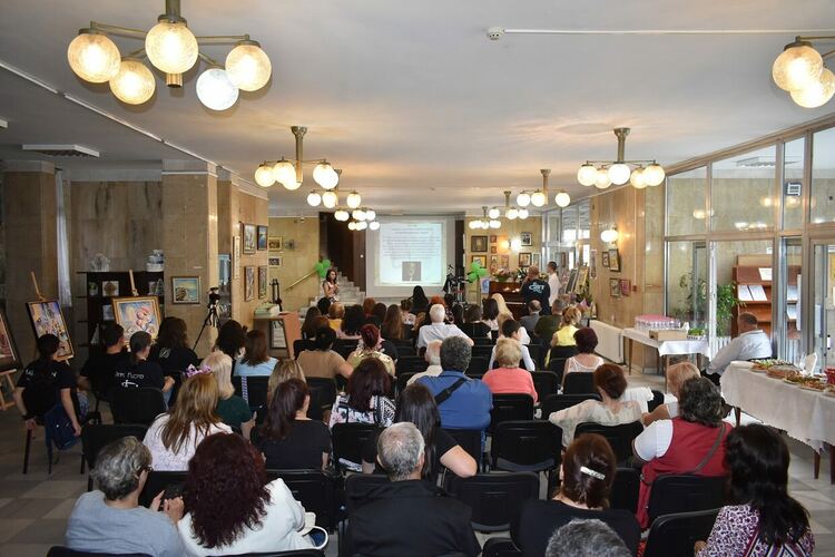 Градската библиотека в Асеновград чества 40-годишен юбилей 