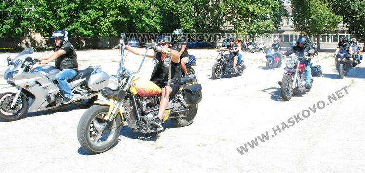 КАТ и рокери с демонстрация пред гимназисти и лекция за безопасност на пътя