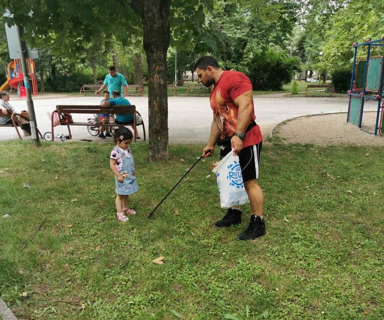 Добрият пример: Добри Делев дава пример на димитровградчани