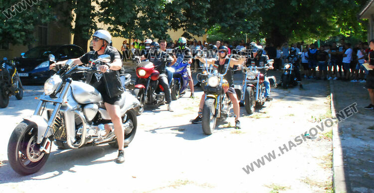 КАТ и рокери с демонстрация пред гимназисти и лекция за безопасност на пътя