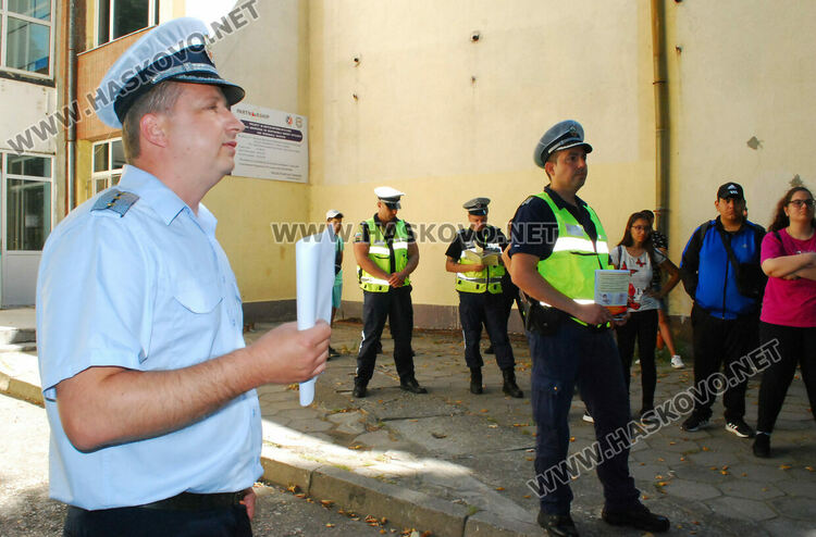 КАТ и рокери с демонстрация пред гимназисти и лекция за безопасност на пътя