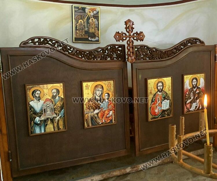 Близнаците Петя и Петьо дадоха курбан за имения си ден в с. Конуш