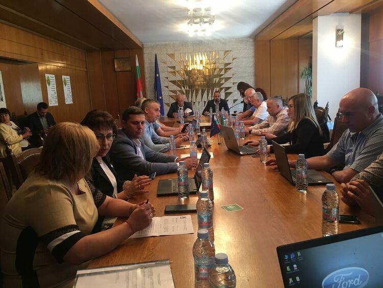 Сесията започна с клетва на нов общински съветник