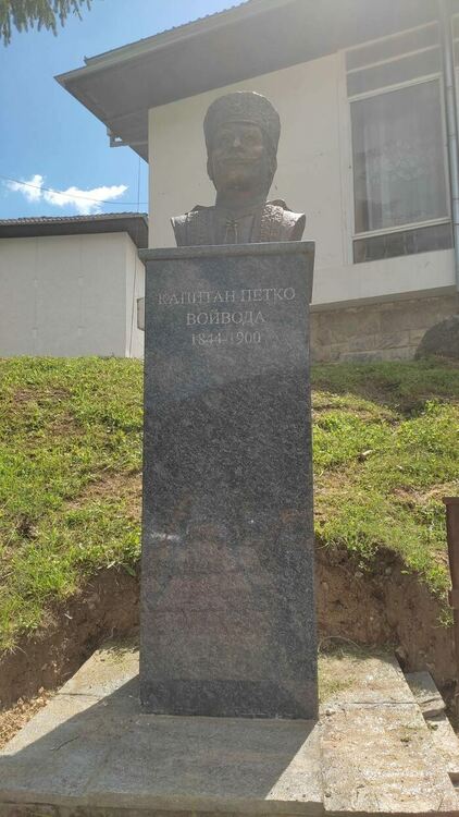 Откриват паметник на Капитан Петко войвода пред читалище "Орфееви гори" в Райково