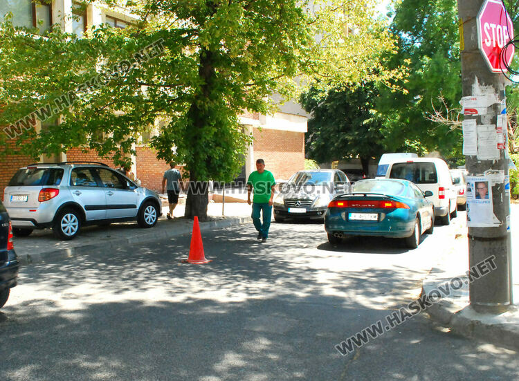 Подготвят ул. „Георги Кирков“ за изкърпване на дупки