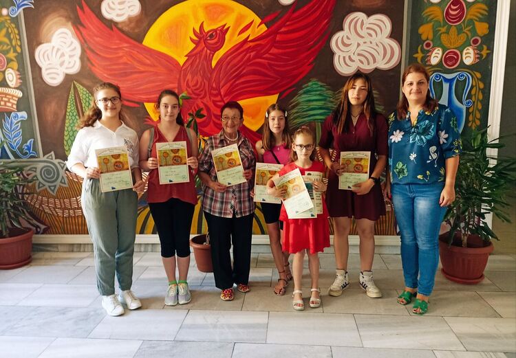 Децата от Детска приложна студия се представиха отлично на конкурс  в  София