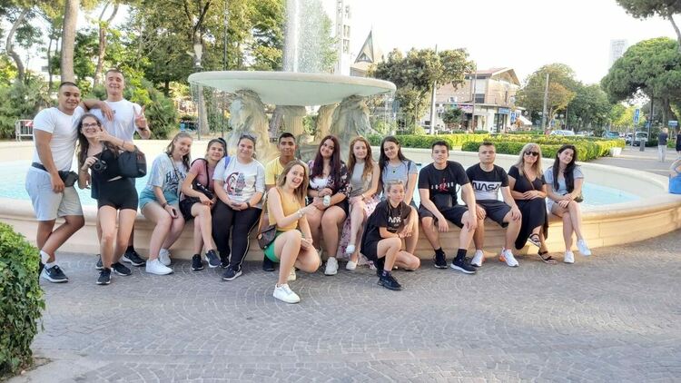 Ученици от Гимназията по туризъм на практика на Адриатическото крайбрежие