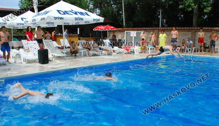 45 деца и младежи в състезание по плуване в Хасково