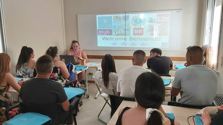 Ученици от Гимназията по туризъм на практика на Адриатическото крайбрежие