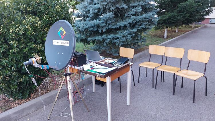 Алековци-радиолюбители комуникират чрез сателит