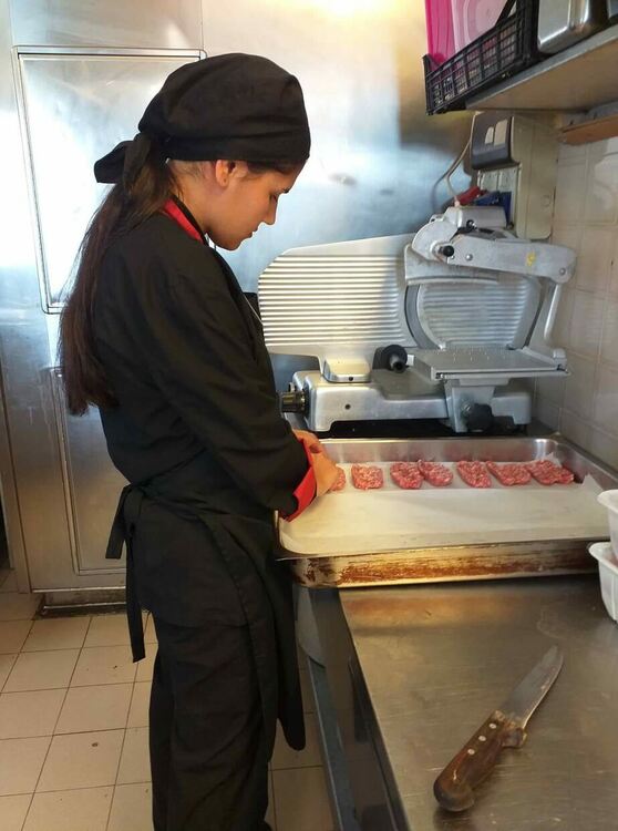 Ученици от Гимназията по туризъм на практика на Адриатическото крайбрежие