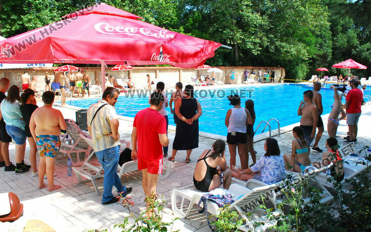 45 деца и младежи в състезание по плуване в Хасково