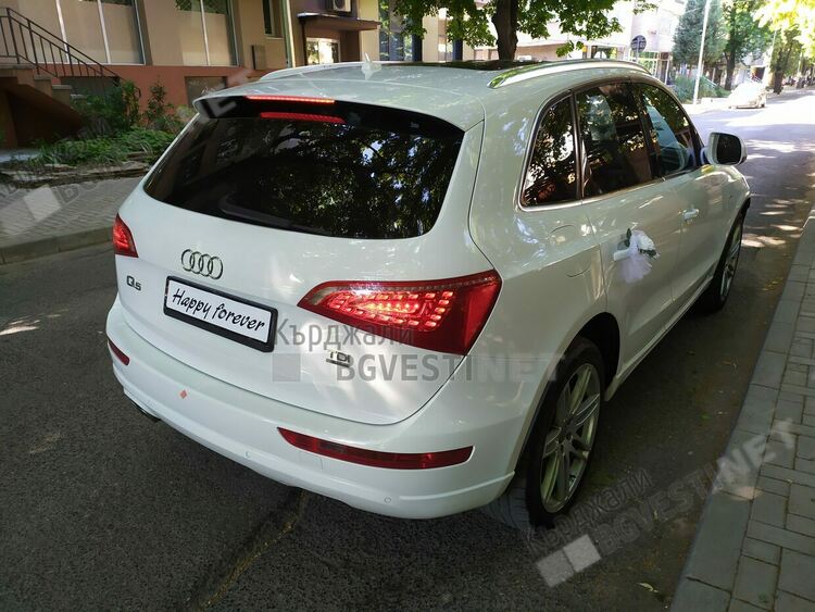 Сватбена мода се вихри из Кърджали, младоженците с празнични табели на колите си