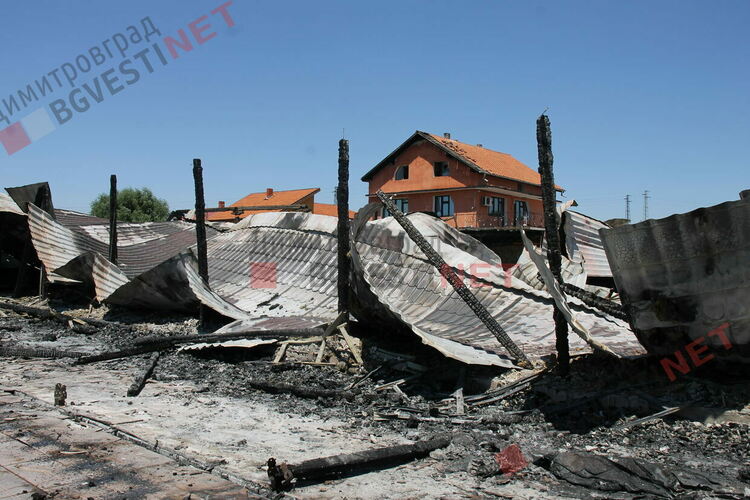 Изгоря новооткрит комплекс в димитровградския квартал Изток