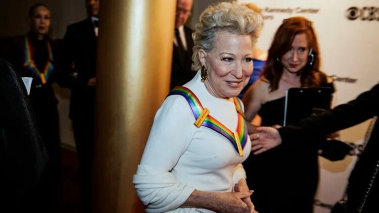 Бет Мидлър предложи да се забрани виаграта