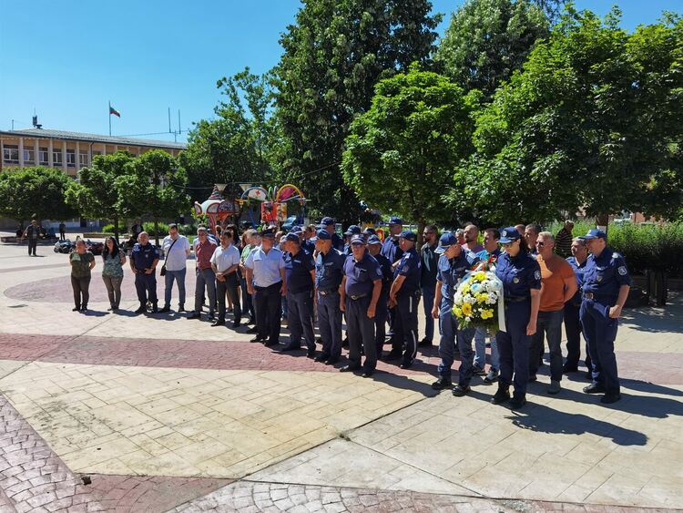 23-ма служители са наградени по повод професионалния празник на МВР