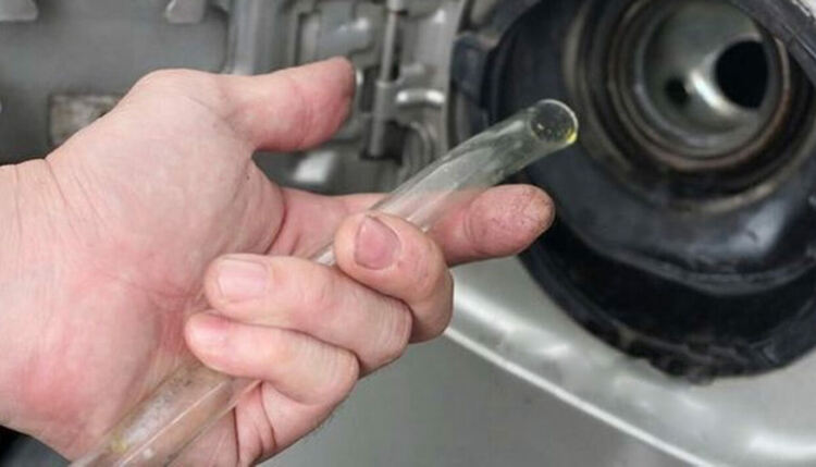 Заловиха  крадци на дизел от паркирани коли в Хасково 