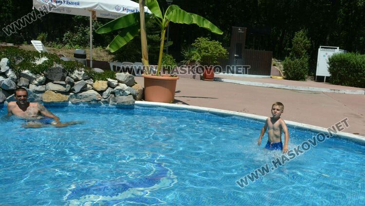 До 15 лева входът за басейн в Хасково, промоция в делнични дни и нощно къпане