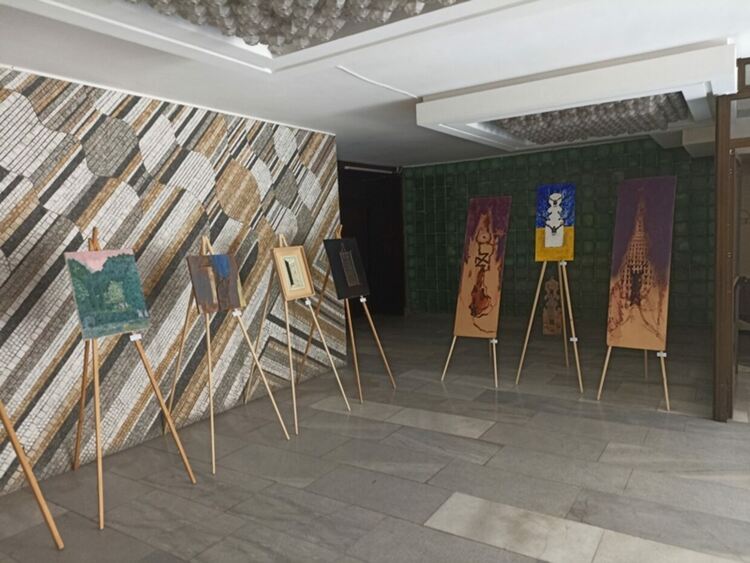 Група художници представя "Храмът"