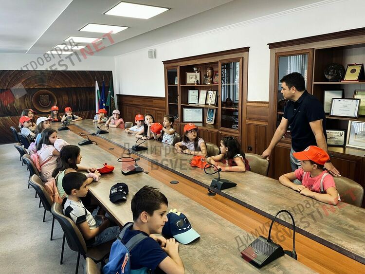 Над 200 деца се включиха в игра за велосипеди, 30 вече превзеха общината и ОбС