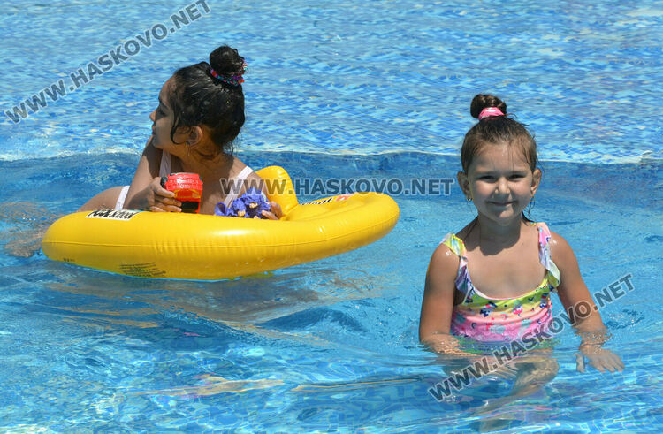 До 15 лева входът за басейн в Хасково, промоция в делнични дни и нощно къпане