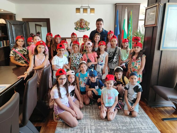 Над 200 деца се включиха в игра за велосипеди, 30 вече превзеха общината и ОбС