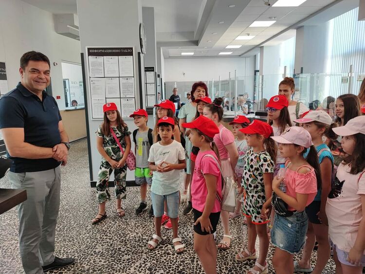 Над 200 деца се включиха в игра за велосипеди, 30 вече превзеха общината и ОбС