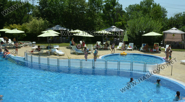 До 15 лева входът за басейн в Хасково, промоция в делнични дни и нощно къпане