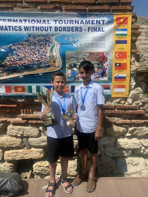 Младите математици от ПМГ "Иван Вазов" с медали от международен турнир